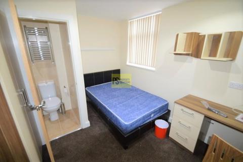 8 bedroom terraced house to rent, Tiverton Road, Birmingham B29