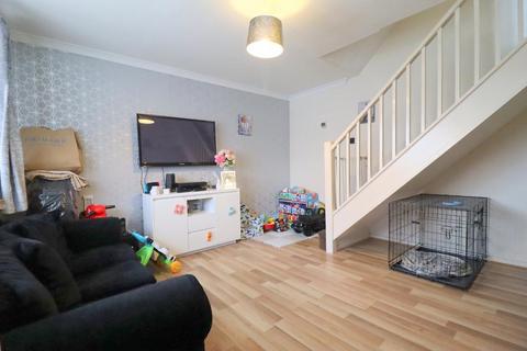 2 bedroom cluster house for sale, Cheslyn Close, Wigmore, Luton, Bedfordshire, LU2 8UA