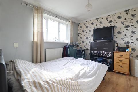 40 Cheslyn Close, Luton, LU2 8UA