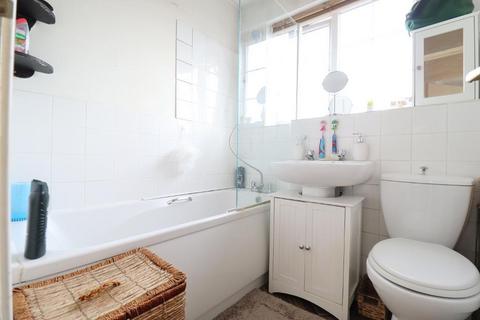40 Cheslyn Close, Luton, LU2 8UA