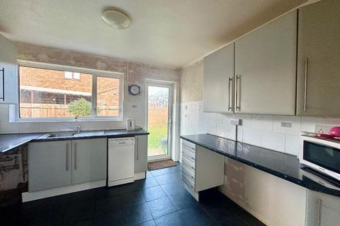 3 bedroom detached bungalow for sale, Dunstable Road, Toddington, Bedfordshire, LU5 6DS