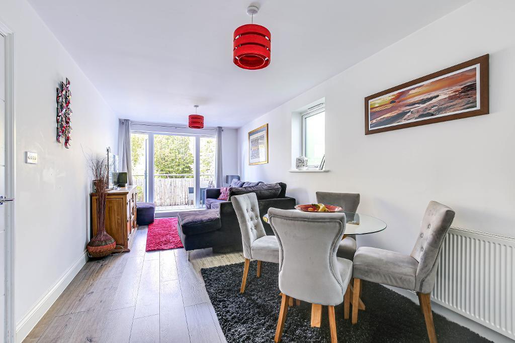 Station Road, Whyteleafe, Surrey, CR3... 1 bed flat £260,000
