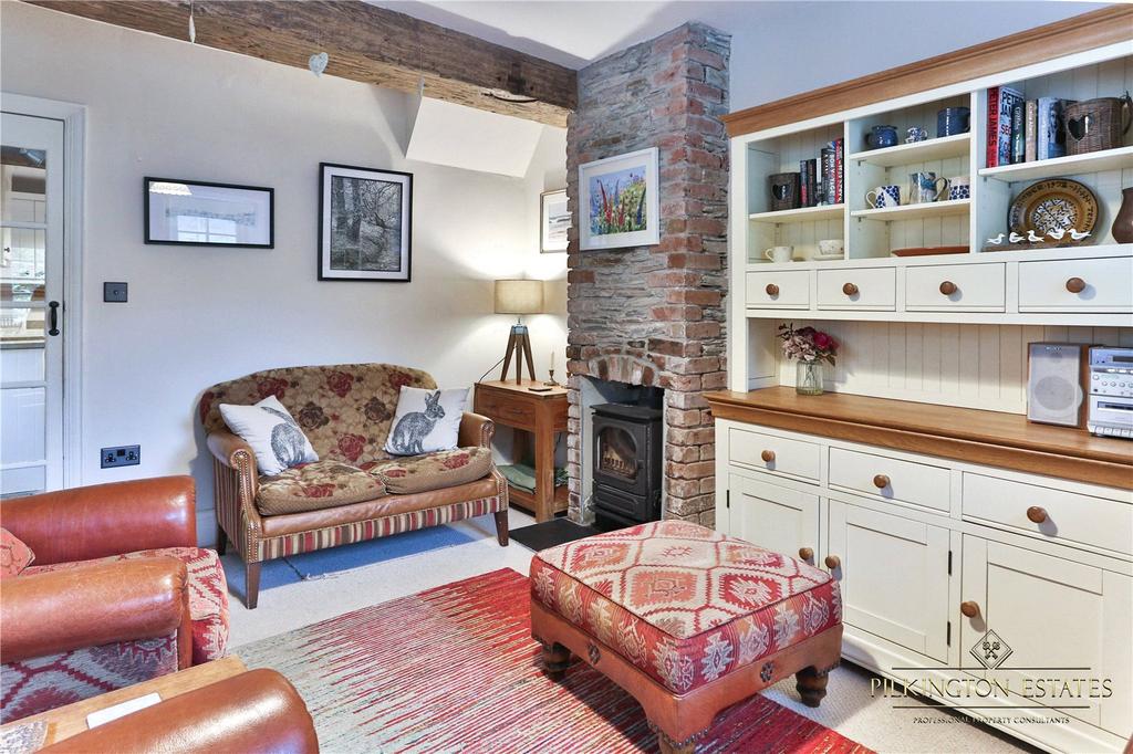 Milton Combe, Devon PL20 2 bed semidetached house for sale £280,000