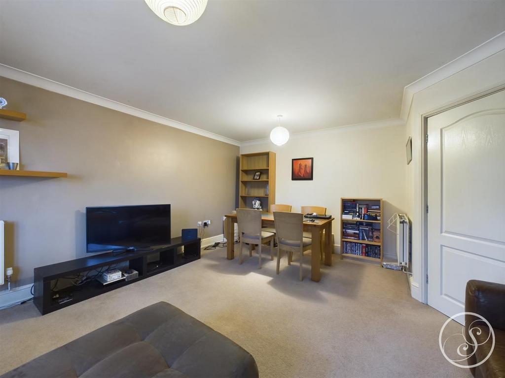 Cherry Court, Headingley, Leeds 2 bed flat for sale £190,000