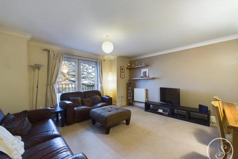 8 Cherry Court, Headingley, Leeds, LS6 2WB