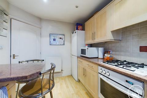 8 Cherry Court, Headingley, Leeds, LS6 2WB