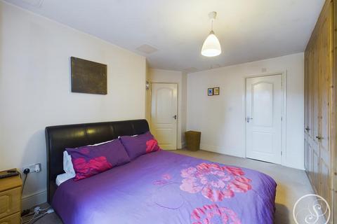 8 Cherry Court, Headingley, Leeds, LS6 2WB