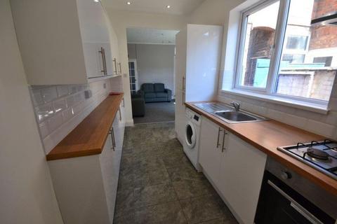 4 bedroom terraced house to rent, Jarrom Street, Leicester