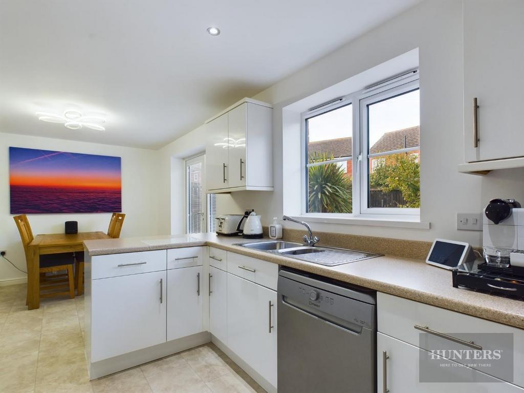 Kitchen / Dining