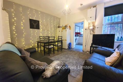 6 bedroom terraced house to rent, Mayville Place, Hyde Park LS6