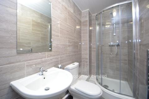 6 bedroom terraced house to rent, Mayville Place, Hyde Park LS6