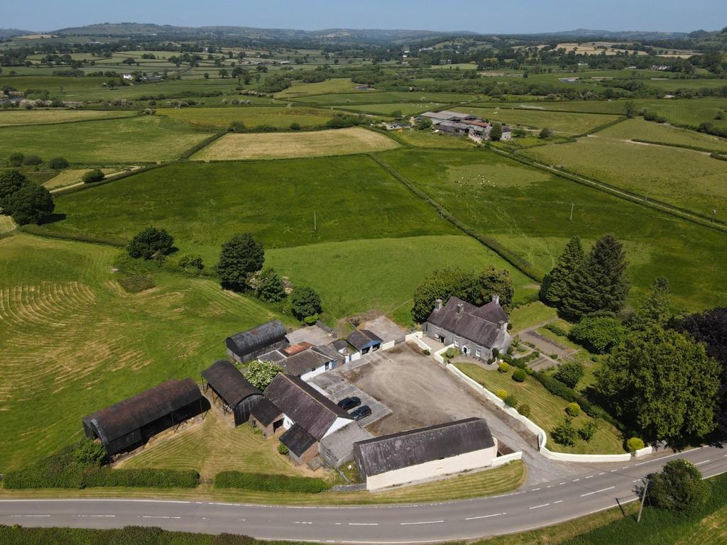 Llanarthney, Carmarthen, SA32 4 bed property with land for sale £695,000