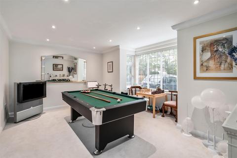 70 Alderbrook Road, Solihull, B91 1NR