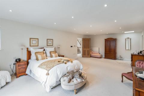 70 Alderbrook Road, Solihull, B91 1NR