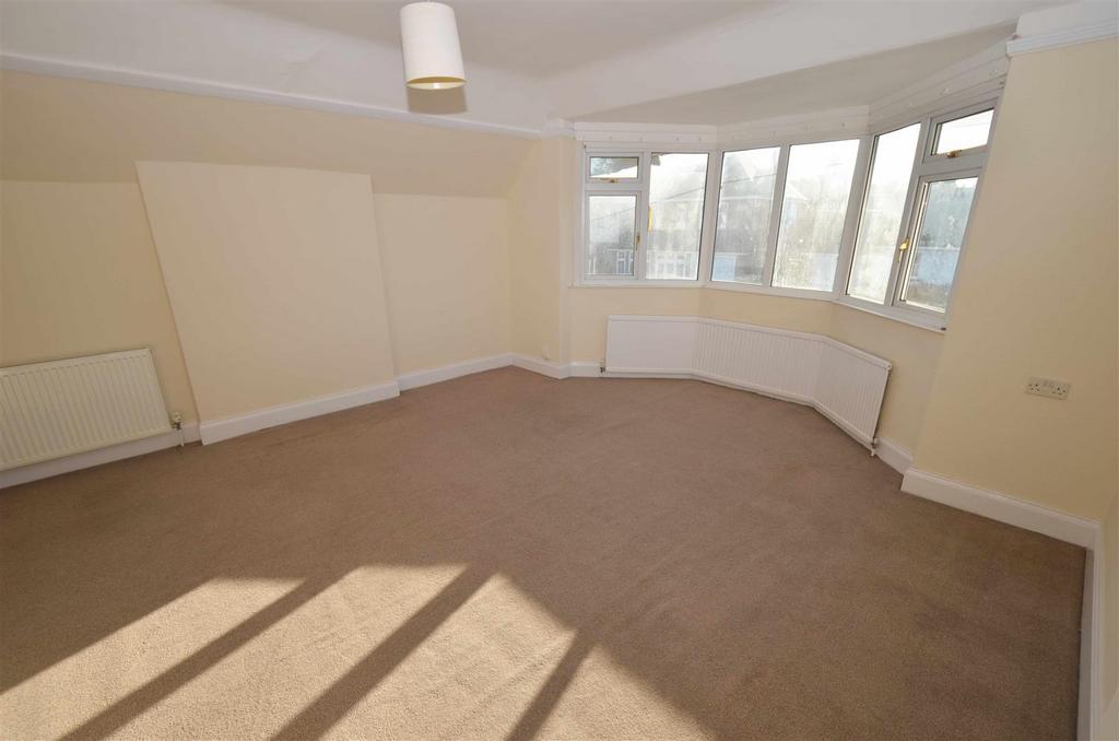 Lounge 1.jpg