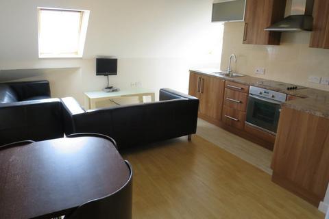 4 bedroom flat to rent, Cowely Road