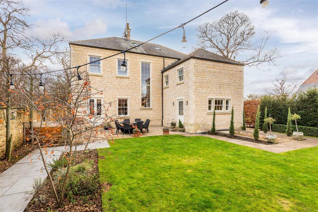 Sunderland Street, Tickhill, Doncaster 4 bed detached house to rent £