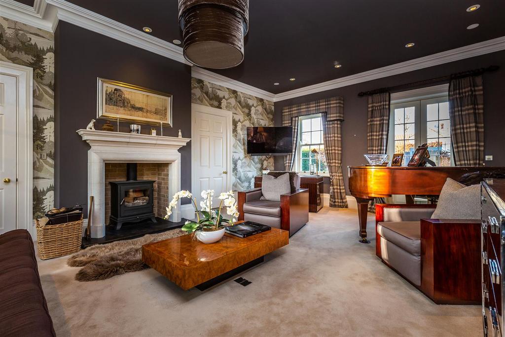 Sunderland Street, Tickhill, Doncaster 4 bed detached house to rent £5,000 pcm (£1,154 pw)