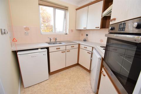 undefined, Curie Close, Rugby CV21
