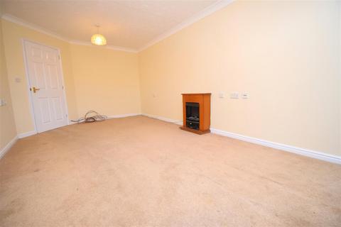 undefined, Curie Close, Rugby CV21