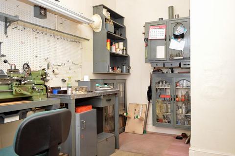 17 Hathershaw Lane, Oldham, OL8 3EU