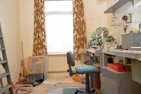 17 Hathershaw Lane, Oldham, OL8 3EU