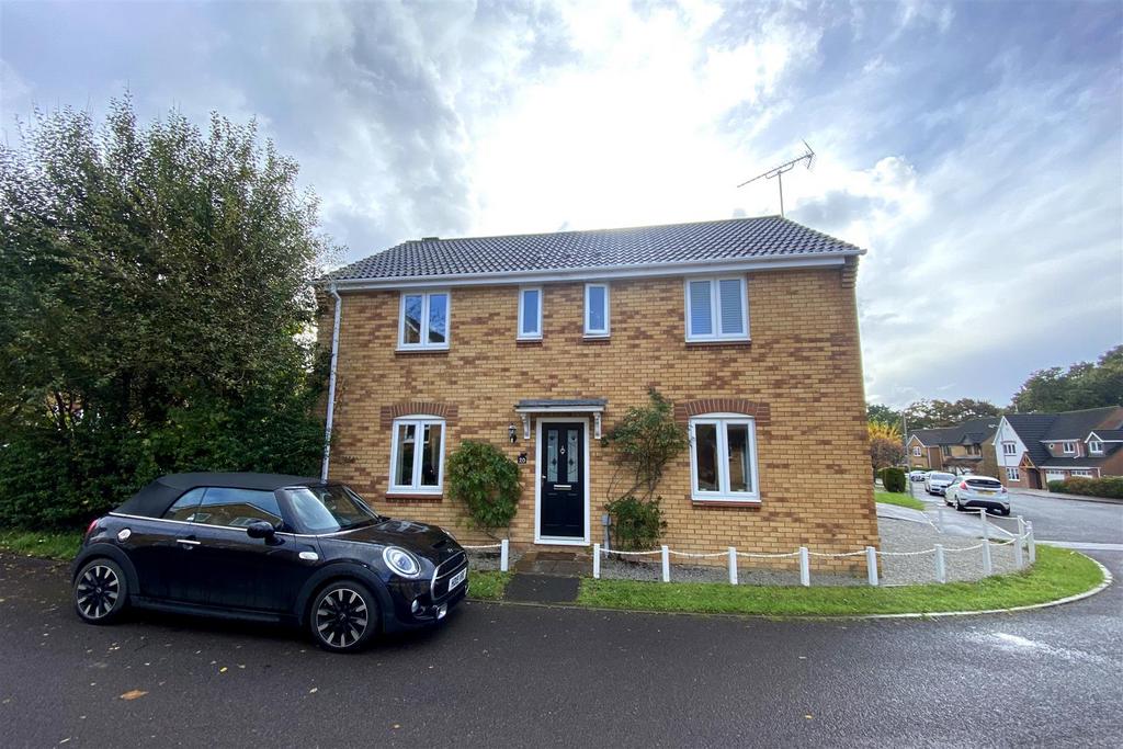 Thorne Close, Verwood 4 bed detached house for sale £510,000