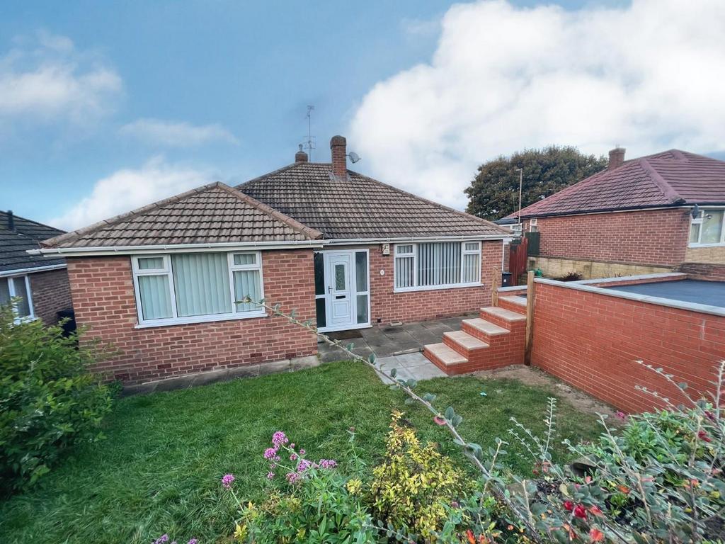 Chartwell Avenue, Wingerworth, Chesterfield, S42 6SP 3 bed detached