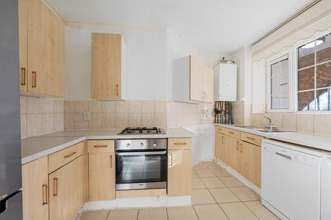 2 bedroom flat for sale, Stamford Hill, London, N16