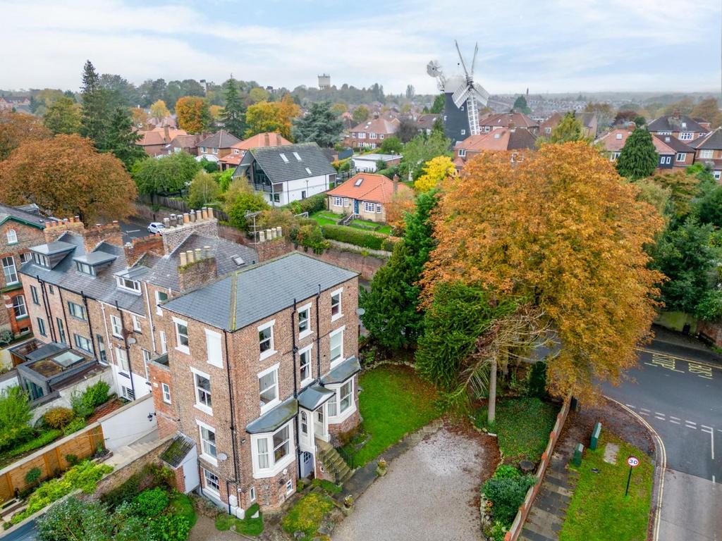 Road, York 2 bed apartment for sale £220,000