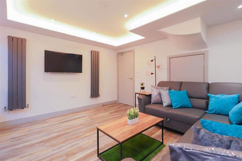 Welland Road, Coventry CV1 5 bed terraced house for sale £350,000