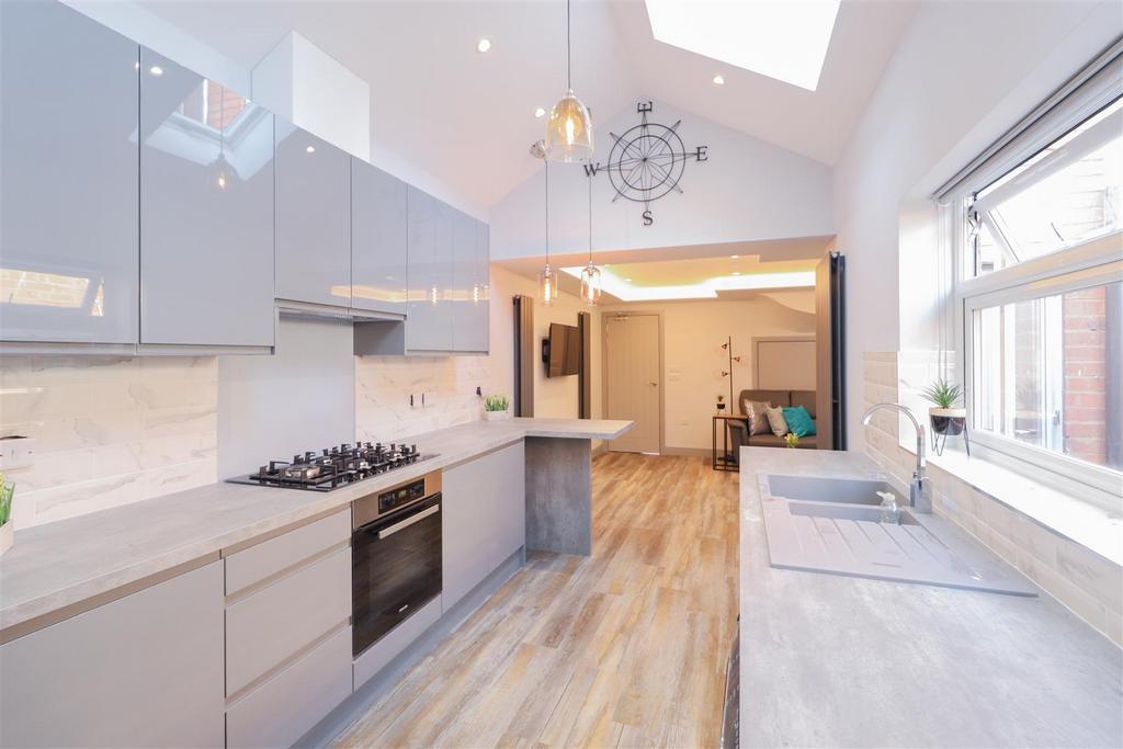 Welland Road, Coventry CV1 5 bed terraced house for sale £350,000