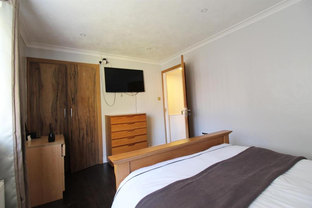 Bed 1.2.jpg