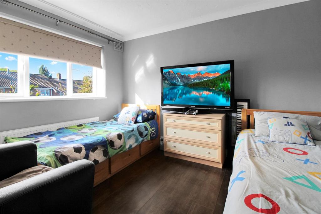 Bed 2.jpg