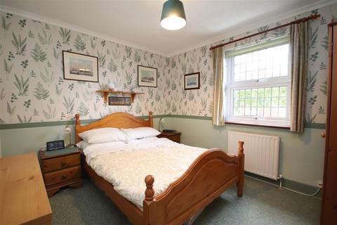 11 Mounts Road, Greenhithe, DA9 9LY