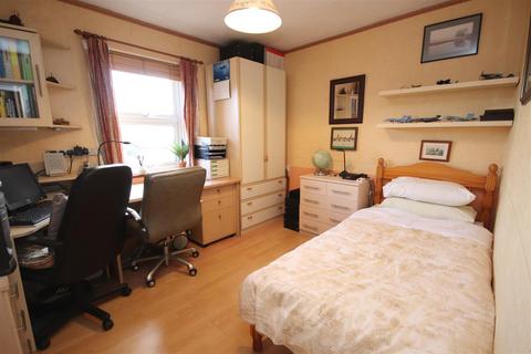 11 Mounts Road, Greenhithe, DA9 9LY