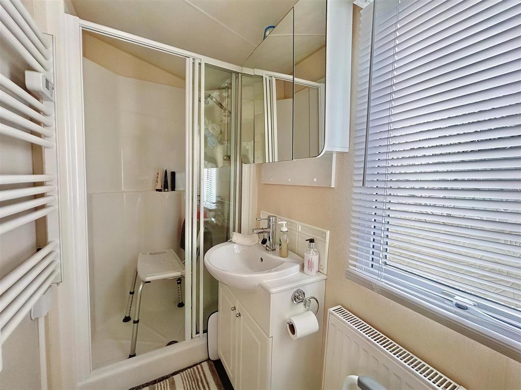 Shower Room.jpg