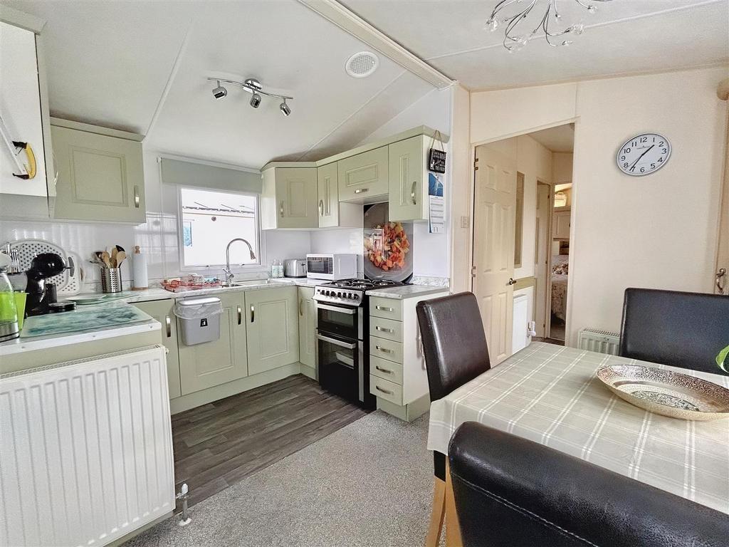 Kitchen Dining Room.jpg