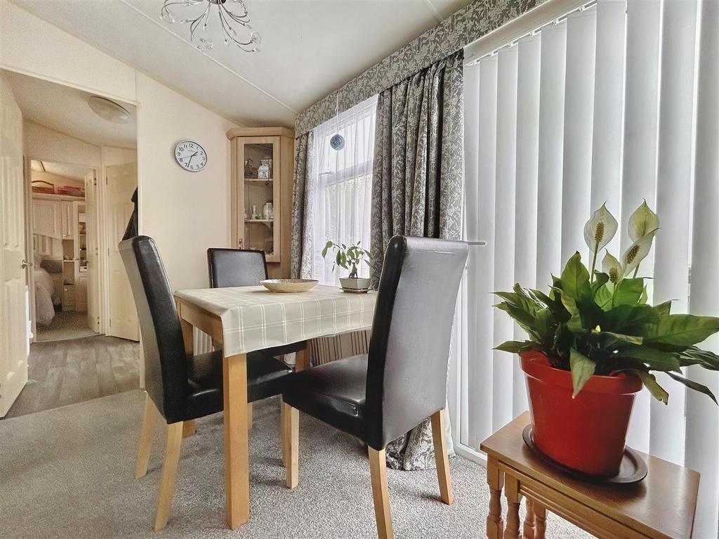 Dining Area.jpg