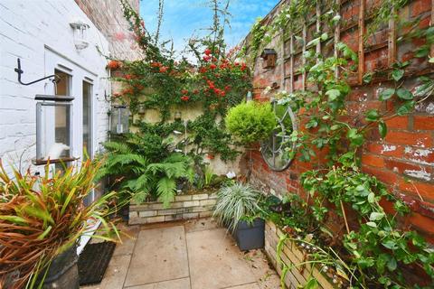 3 bedroom townhouse for sale, Scarcroft Road, York