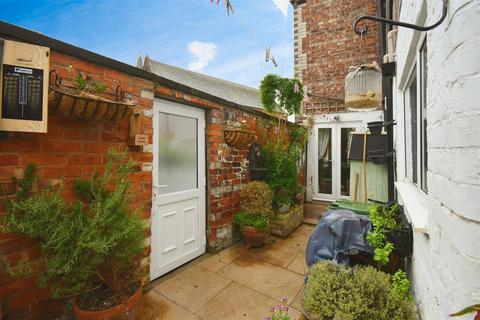 3 bedroom townhouse for sale, Scarcroft Road, York