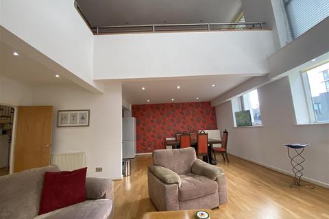 2 bedroom penthouse to rent, Princess Street, Manchester