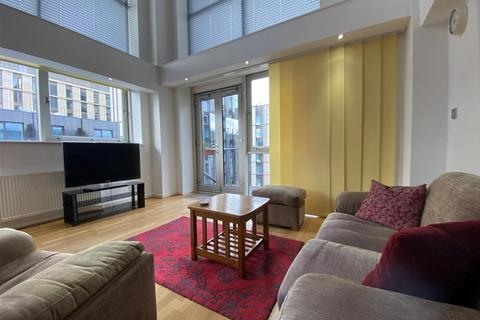 2 bedroom penthouse to rent, Princess Street, Manchester