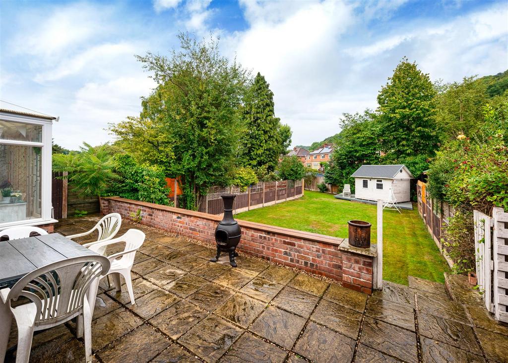 14 Bratch Lane, Wombourne, Wolverhampton 4 bed semidetached house for