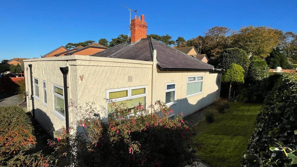 Deganwy Road, Llanrhos, Llandudno 3 bed detached bungalow for sale £