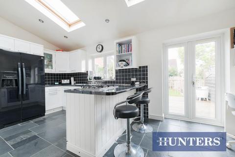 199 Gander Green Lane, Sutton, SM1 2EZ
