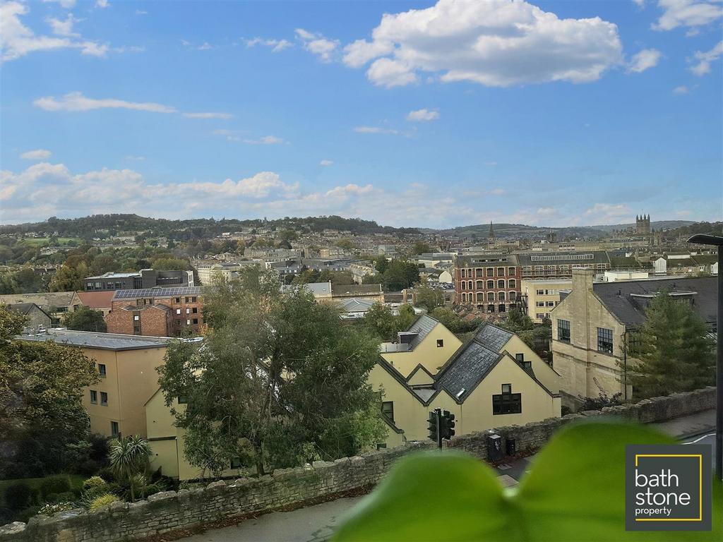 Wells Road, Bath 4 bed end of terrace house for sale £675,000