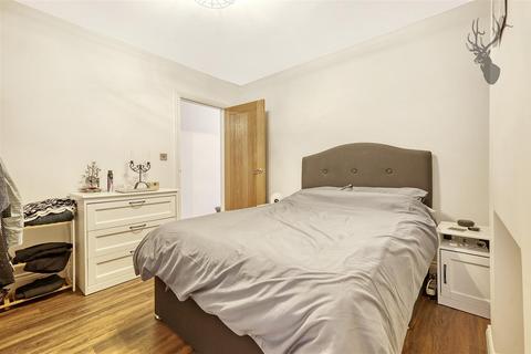 2 bedroom flat to rent - Fleeming Road, London E17