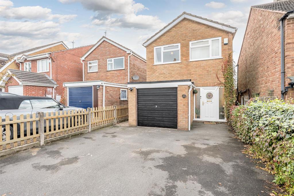 Mount Pleasant, Kingswinford, DY6 9SH 3 bed detached house for sale £