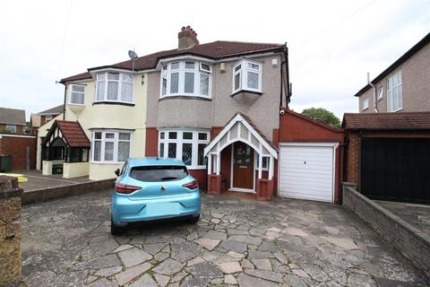 73 Burnham Drive, Worcester Park, KT4 8SE